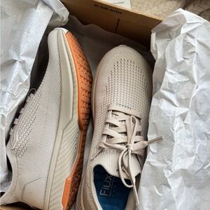 Flux adapt runner shoes Women’s size 8